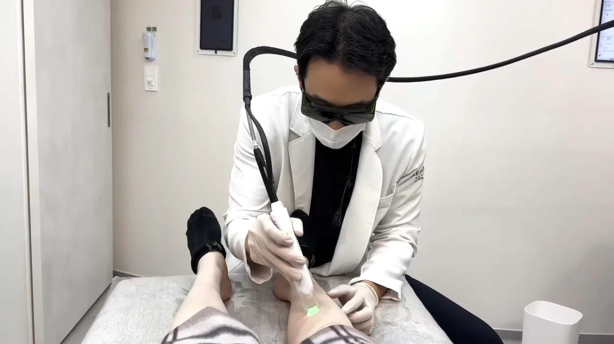 Precise Botox micro-injection procedure at RE:BERRY Myeongdong